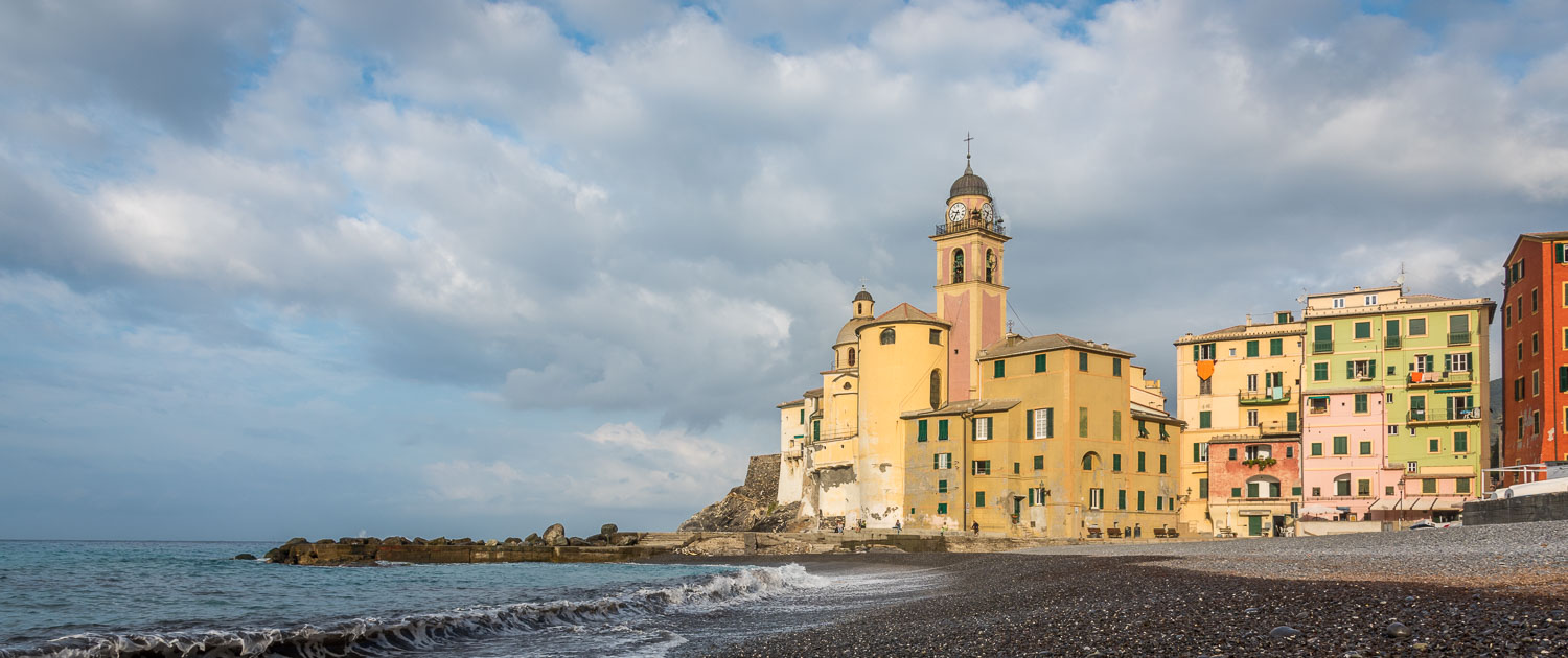 Camogli, ein Ort am Meer in Ligurien bei Genua, der auf unserer Wanderreise besucht wird.